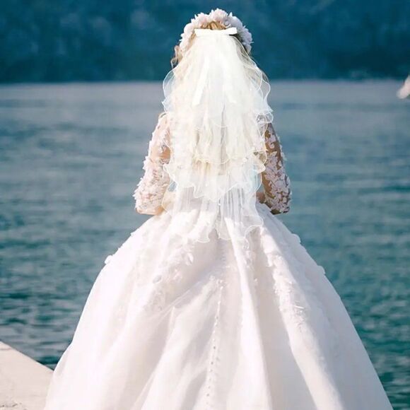 5 Layer Pearl Accents Elbow Bridal Wedding Veil With Satin Bow Comb White Veil main image 6